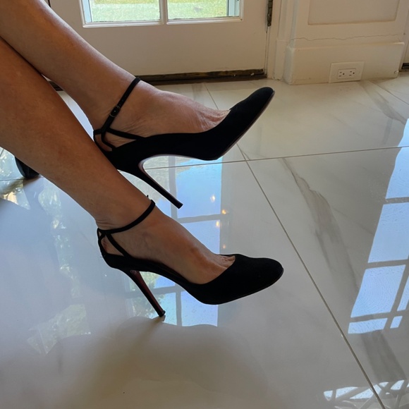 Designer Christian Louboutin Suede Pumps - Picture 6 of 8